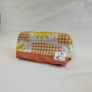 Petite trousse upcyclée marguerite orange et jaune Fancybèle1 Petite trousse upcyclée marguerite orange et jaune Fancybèle